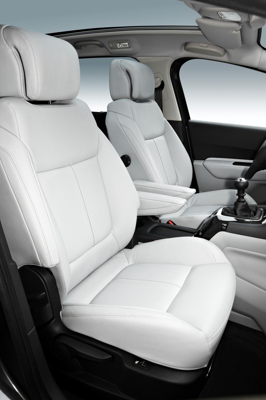 Peugeot 5008 2009 года  (фото 13 из 122)